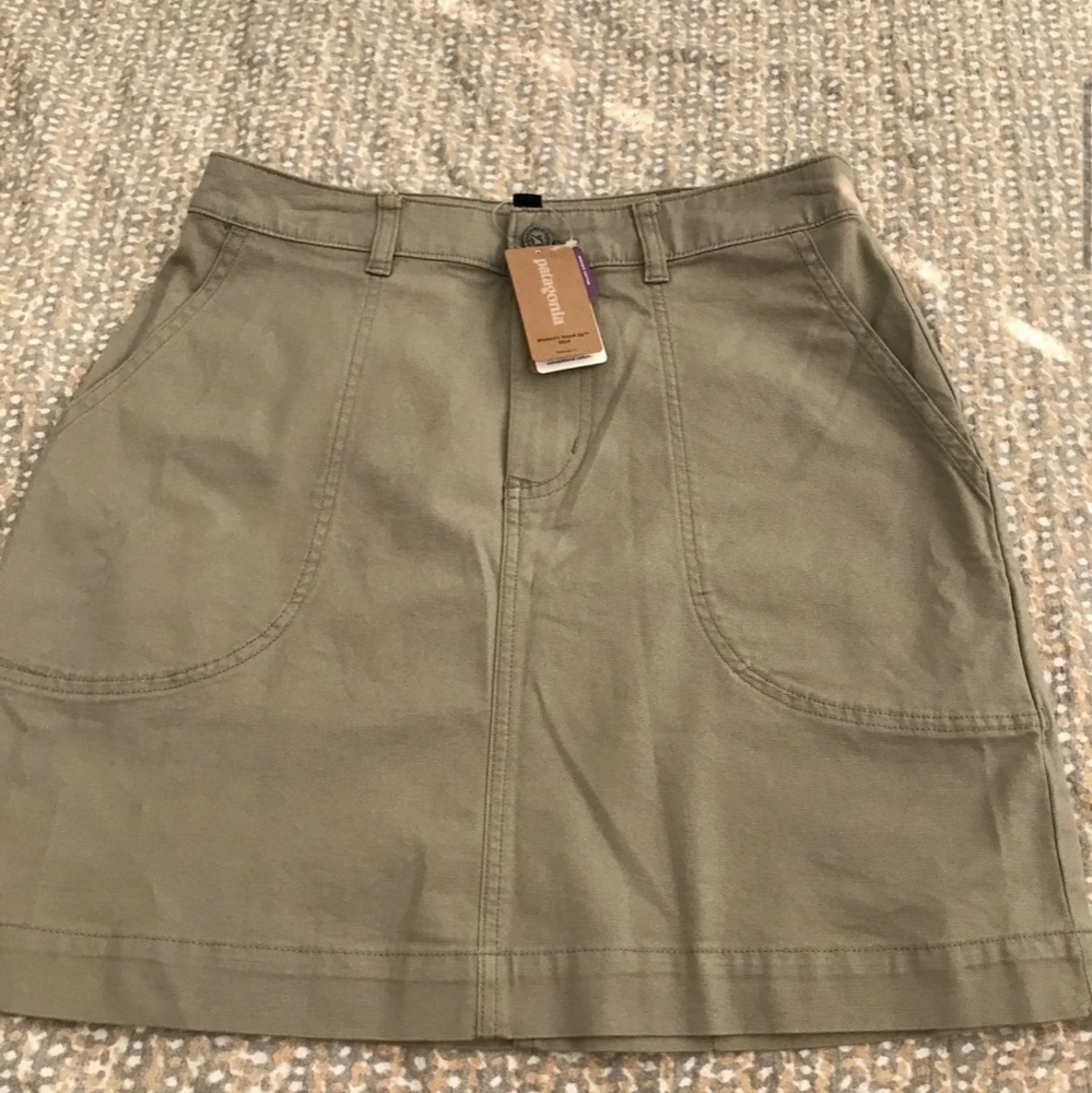 Womens  Patagoniya  Stand Up skirt size 8.